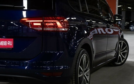 Volkswagen Touran III, 2019 год, 2 298 000 рублей, 25 фотография