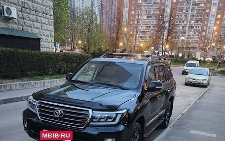 Toyota Land Cruiser 200, 2014 год, 3 400 000 рублей, 2 фотография