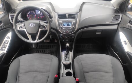 Hyundai Solaris II рестайлинг, 2015 год, 1 099 000 рублей, 13 фотография