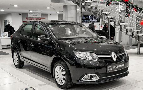 Renault Logan II, 2017 год, 750 000 рублей, 3 фотография