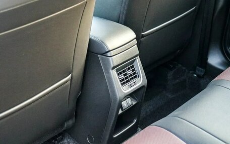 Toyota Urban Cruiser, 2024 год, 3 150 000 рублей, 18 фотография