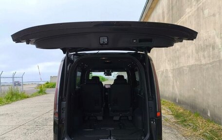 Honda Stepwgn, 2022 год, 2 230 000 рублей, 6 фотография