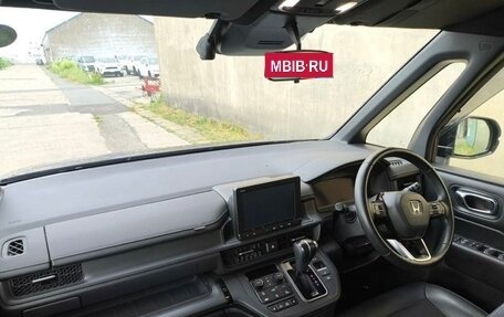 Honda Stepwgn, 2022 год, 2 230 000 рублей, 7 фотография