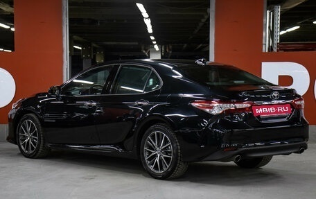 Toyota Camry, 2023 год, 4 298 000 рублей, 7 фотография