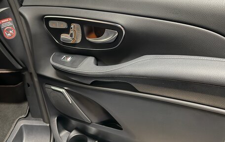 Mercedes-Benz V-Класс, 2023 год, 11 000 000 рублей, 2 фотография