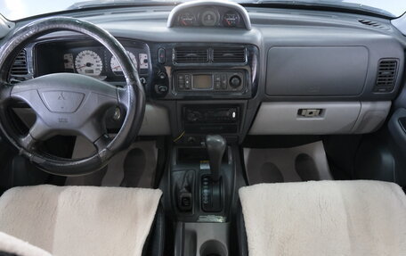 Mitsubishi Pajero Sport II рестайлинг, 2005 год, 1 079 000 рублей, 12 фотография