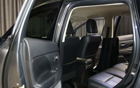 Mitsubishi Outlander III рестайлинг 3, 2016 год, 1 729 000 рублей, 6 фотография