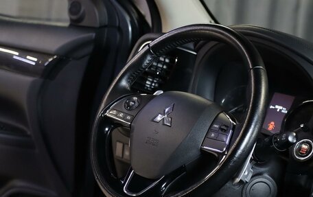 Mitsubishi Outlander III рестайлинг 3, 2016 год, 1 729 000 рублей, 8 фотография