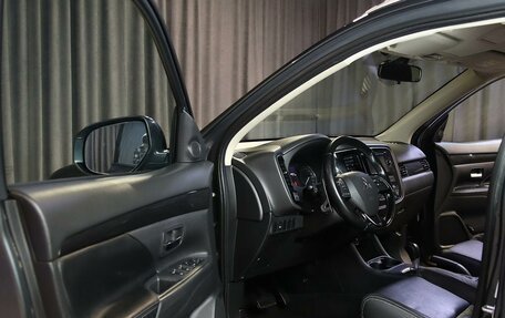 Mitsubishi Outlander III рестайлинг 3, 2016 год, 1 729 000 рублей, 7 фотография