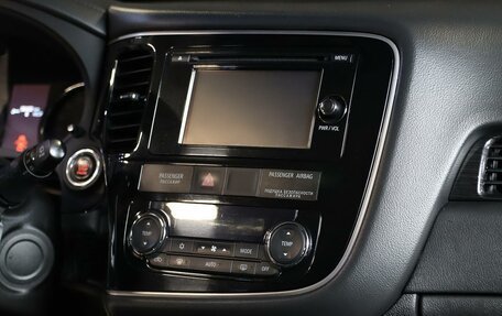 Mitsubishi Outlander III рестайлинг 3, 2016 год, 1 729 000 рублей, 9 фотография