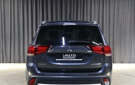 Mitsubishi Outlander III рестайлинг 3, 2016 год, 1 729 000 рублей, 14 фотография