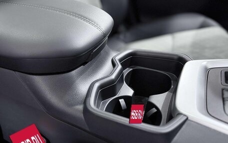 Toyota RAV4, 2025 год, 4 550 000 рублей, 17 фотография