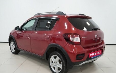 Renault Sandero II рестайлинг, 2015 год, 898 000 рублей, 2 фотография