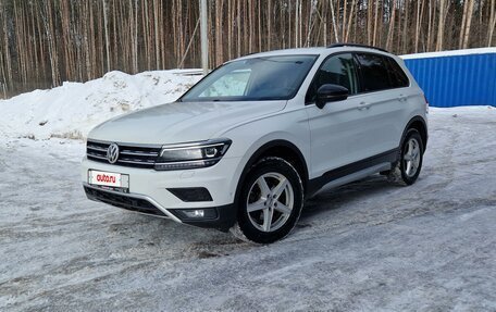 Volkswagen Tiguan II, 2018 год, 2 350 000 рублей, 2 фотография