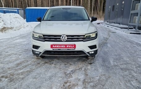 Volkswagen Tiguan II, 2018 год, 2 350 000 рублей, 4 фотография