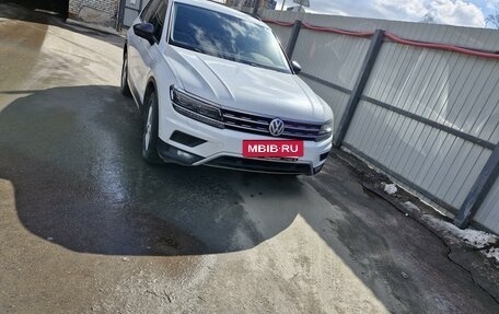 Volkswagen Tiguan II, 2018 год, 2 350 000 рублей, 9 фотография