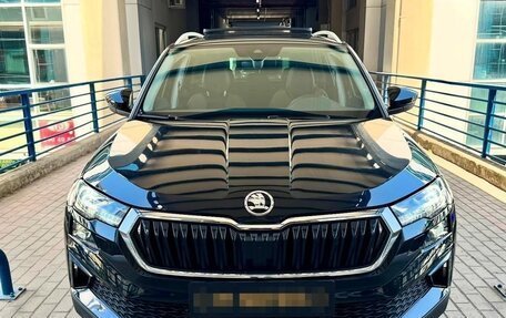 Skoda Karoq I, 2022 год, 2 700 000 рублей, 2 фотография