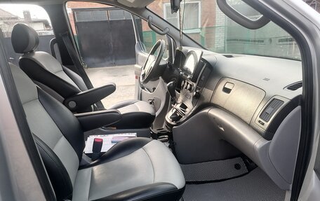 Hyundai Grand Starex Grand Starex I рестайлинг 2, 2014 год, 2 650 000 рублей, 9 фотография