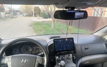 Hyundai Grand Starex Grand Starex I рестайлинг 2, 2014 год, 2 650 000 рублей, 15 фотография