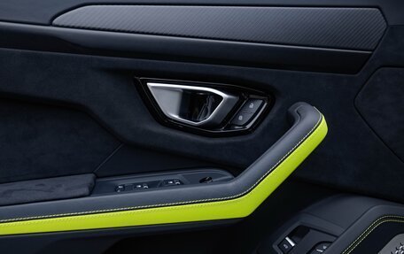 Lamborghini Urus I, 2022 год, 28 000 000 рублей, 12 фотография