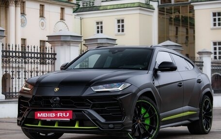 Lamborghini Urus I, 2022 год, 28 000 000 рублей, 3 фотография