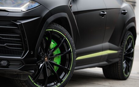 Lamborghini Urus I, 2022 год, 28 000 000 рублей, 39 фотография