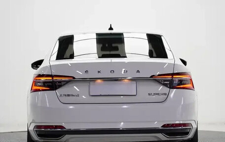 Skoda Superb III рестайлинг, 2021 год, 2 160 000 рублей, 4 фотография