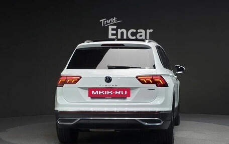 Volkswagen Tiguan II, 2022 год, 3 200 000 рублей, 4 фотография