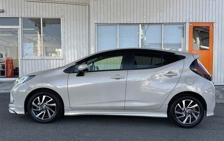 Toyota Aqua, 2022 год, 1 250 000 рублей, 5 фотография