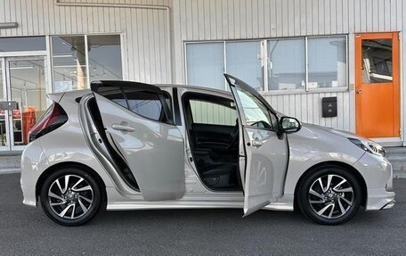 Toyota Aqua, 2022 год, 1 250 000 рублей, 24 фотография