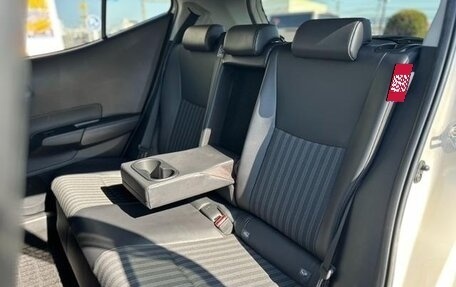 Toyota Aqua, 2022 год, 1 250 000 рублей, 33 фотография