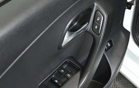 Volkswagen Polo VI (EU Market), 2018 год, 950 000 рублей, 17 фотография