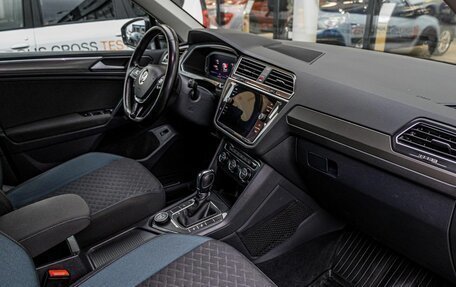 Volkswagen Tiguan II, 2019 год, 2 869 800 рублей, 6 фотография