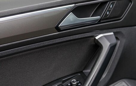 Volkswagen Tiguan II, 2019 год, 2 869 800 рублей, 12 фотография