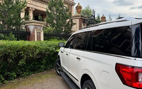 Lincoln Navigator, 2018 год, 6 490 000 рублей, 17 фотография