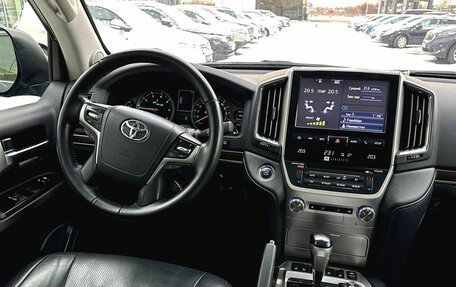 Toyota Land Cruiser 200, 2016 год, 4 300 000 рублей, 18 фотография