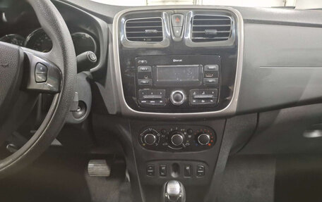 Renault Logan II, 2017 год, 750 000 рублей, 15 фотография