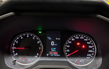 Toyota RAV4, 2022 год, 3 800 000 рублей, 5 фотография