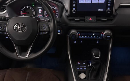 Toyota RAV4, 2022 год, 3 800 000 рублей, 6 фотография