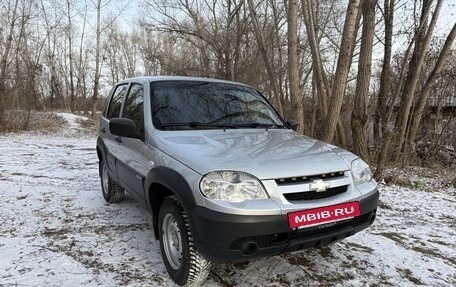 Chevrolet Niva I рестайлинг, 2018 год, 890 000 рублей, 3 фотография