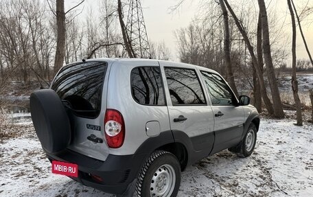Chevrolet Niva I рестайлинг, 2018 год, 890 000 рублей, 5 фотография