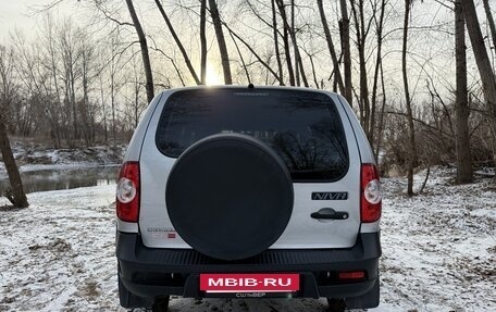 Chevrolet Niva I рестайлинг, 2018 год, 890 000 рублей, 6 фотография