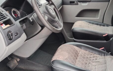 Volkswagen Caravelle T5, 2013 год, 1 720 000 рублей, 11 фотография