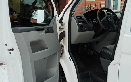 Volkswagen Caravelle T5, 2013 год, 1 720 000 рублей, 12 фотография