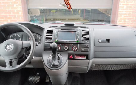 Volkswagen Caravelle T5, 2013 год, 1 720 000 рублей, 14 фотография