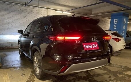 Toyota Highlander, 2024 год, 5 300 000 рублей, 3 фотография