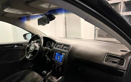 Volkswagen Jetta VI, 2011 год, 1 030 000 рублей, 12 фотография