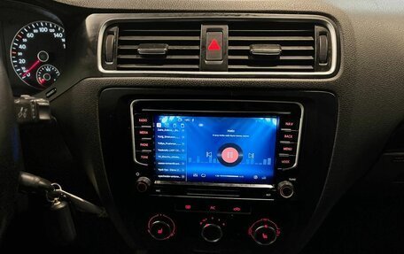 Volkswagen Jetta VI, 2011 год, 1 030 000 рублей, 13 фотография