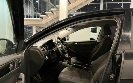 Volkswagen Jetta VI, 2011 год, 1 030 000 рублей, 16 фотография