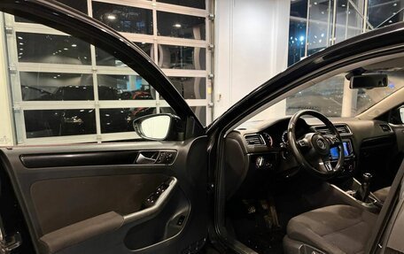 Volkswagen Jetta VI, 2011 год, 1 030 000 рублей, 21 фотография